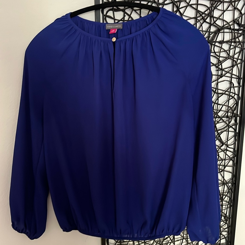 Beautiful blue Vince Camuto XS blouse